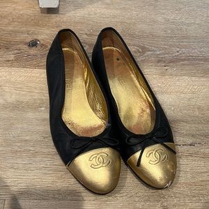 Chanel ballerina gold and black